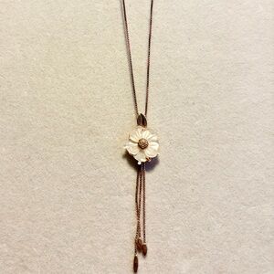Delicate White Mother of Pearl Flower Pendant Necklace with 14K Rose Gold Chain
